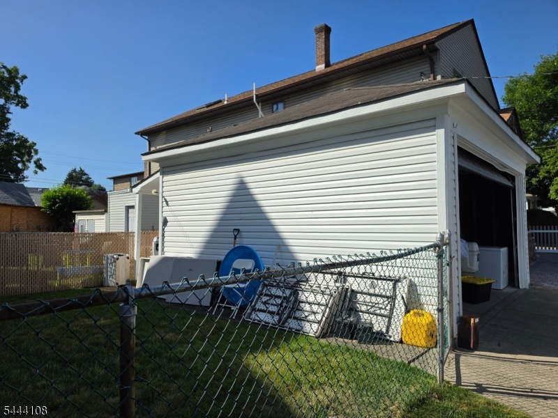 251 Speer Ave Property Photo 6