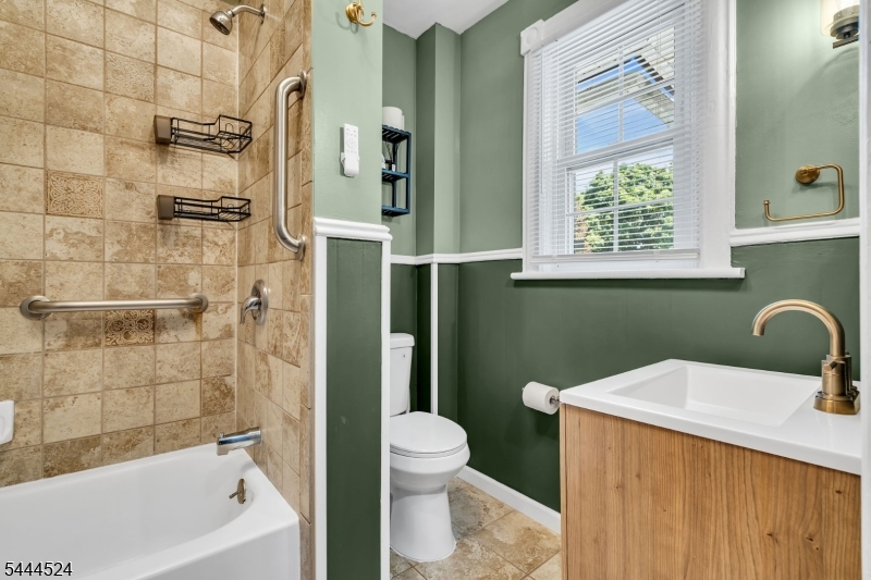 266 Main St Property Photo 29