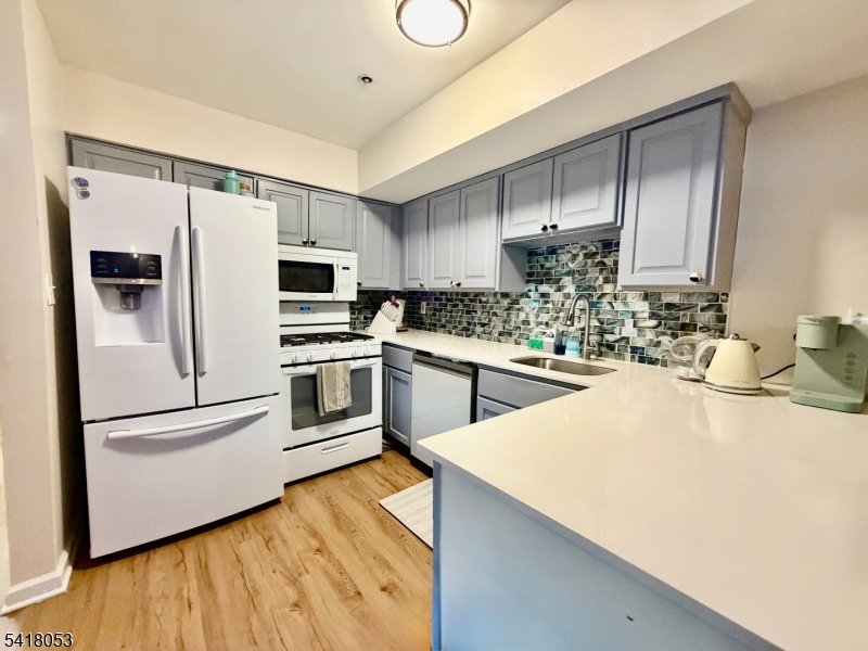 51 Smith St C Property Photo 2