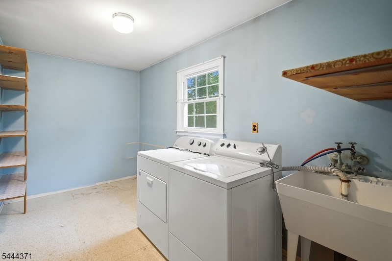 378 Forest Hill Way Property Photo 16