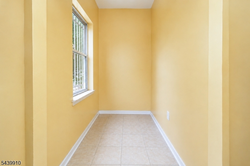 42 Astor St Property Photo 8