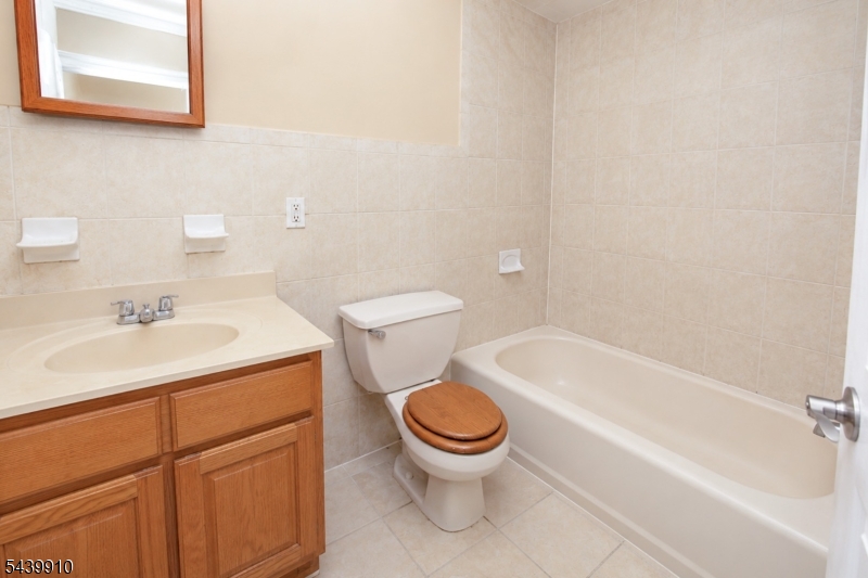 42 Astor St Property Photo 9