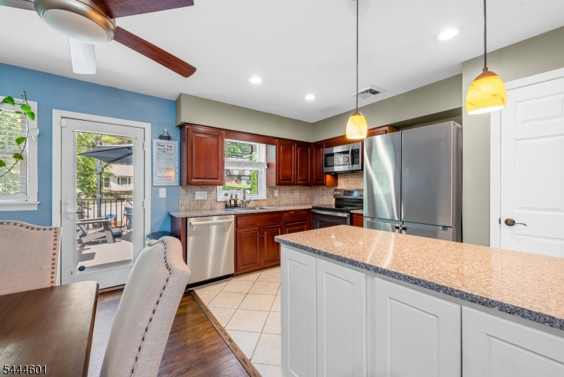 561 Rogers Dr Property Photo 8