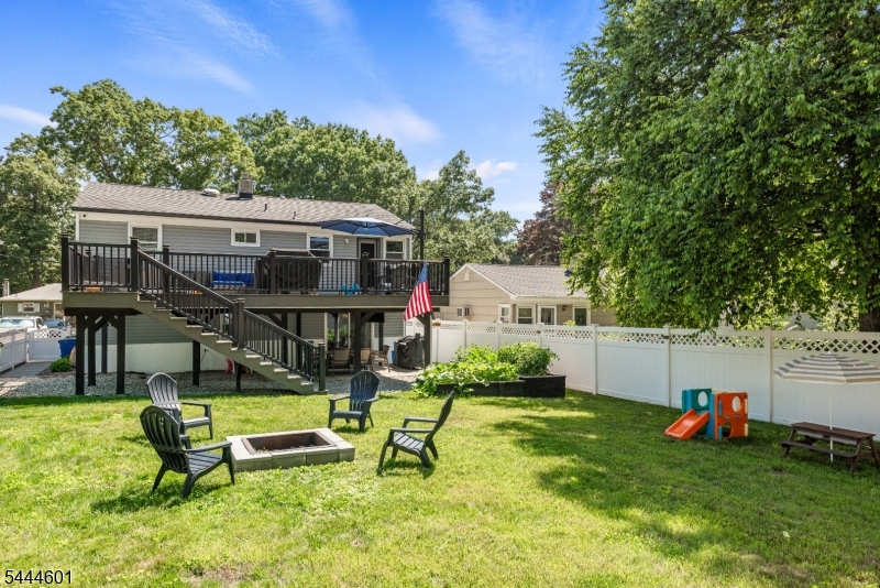 561 Rogers Dr Property Photo 22