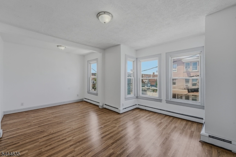 18 John St 2 Property Photo 8