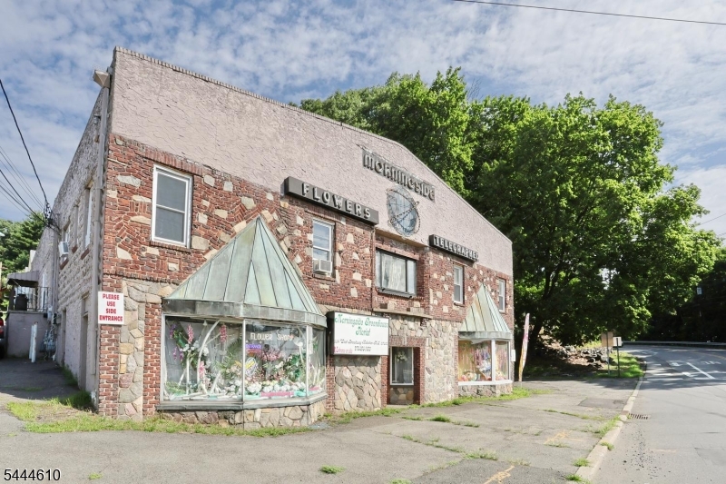 554 W Broadway Property Photo 1
