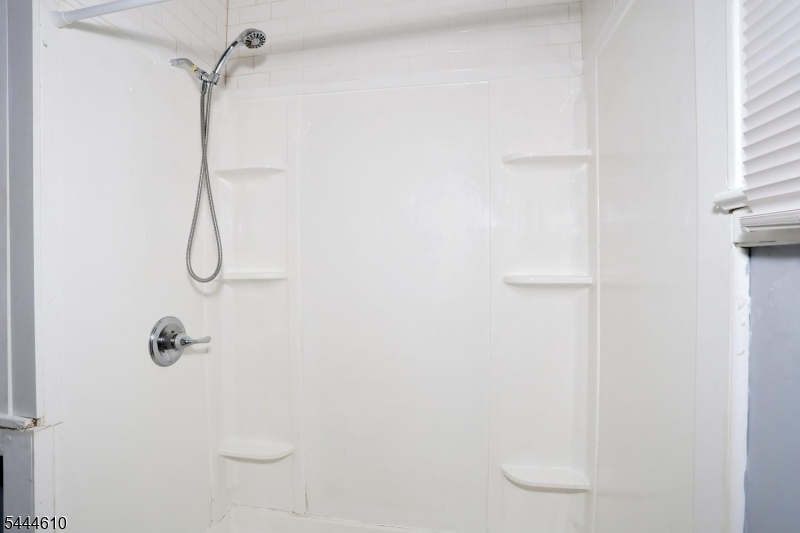 554 W Broadway Property Photo 11