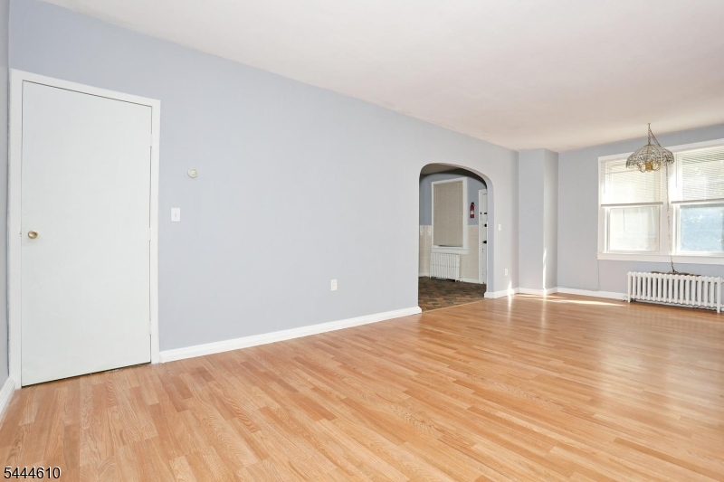 554 W Broadway Property Photo 15