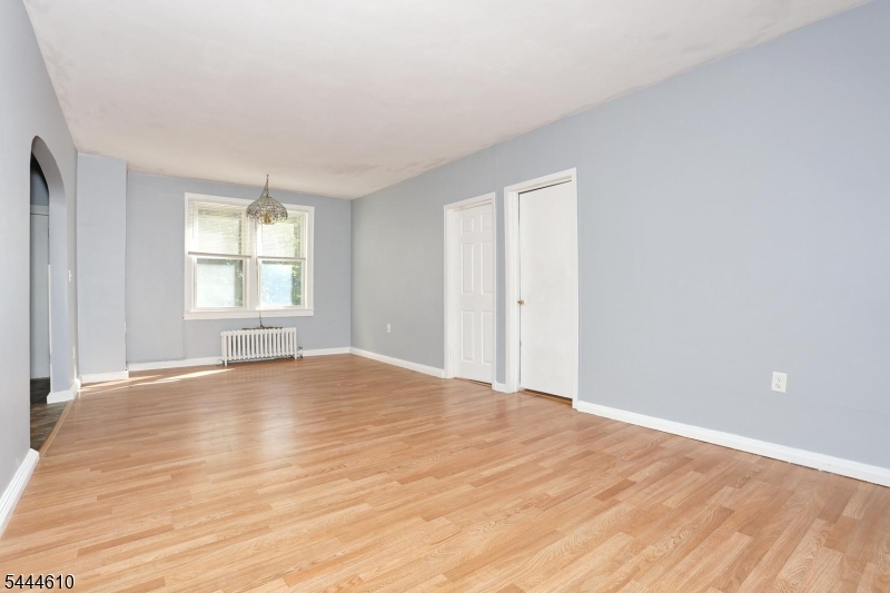 554 W Broadway Property Photo 16