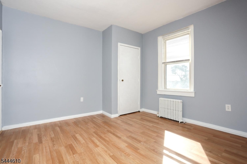 554 W Broadway Property Photo 18