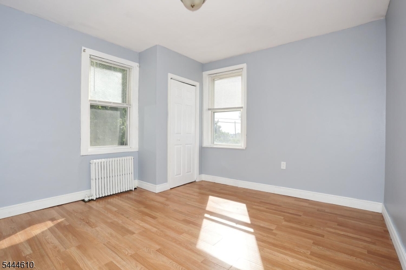 554 W Broadway Property Photo 19