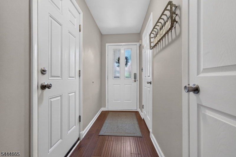 8 Saxonney Cir Property Photo 3