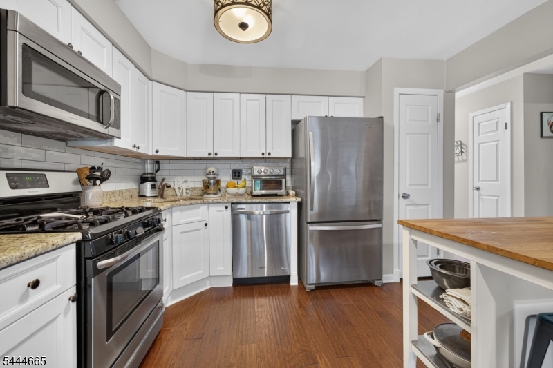 8 Saxonney Cir Property Photo 5
