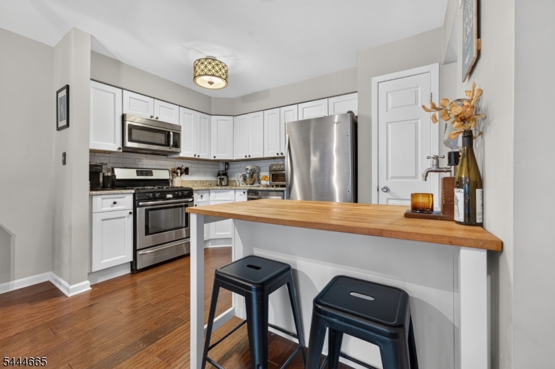 8 Saxonney Cir Property Photo 9