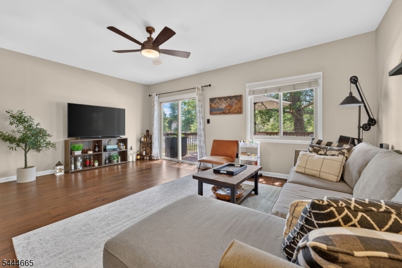 8 Saxonney Cir Property Photo 11
