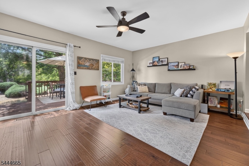 8 Saxonney Cir Property Photo 12