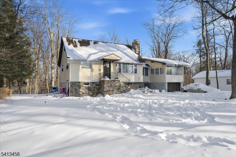 407 Diggles Pl Property Photo 3