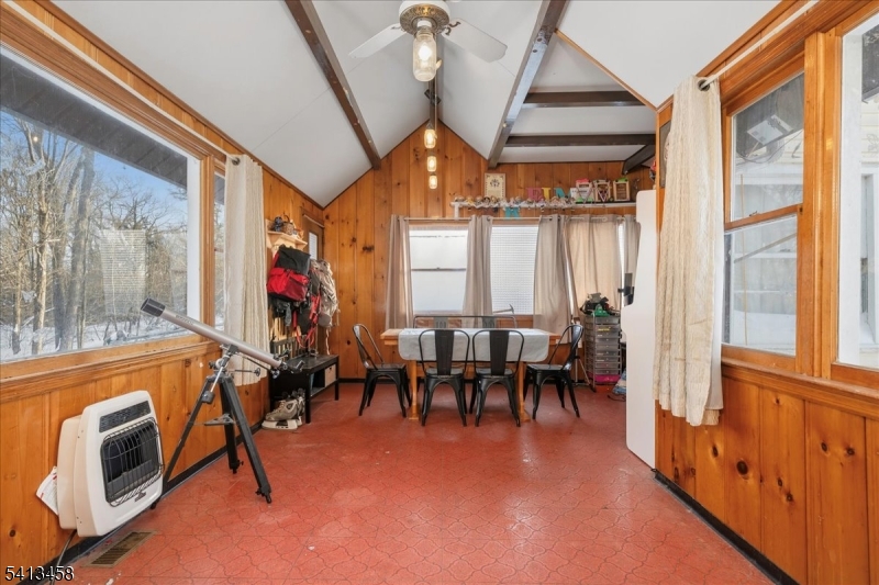 407 Diggles Pl Property Photo 4