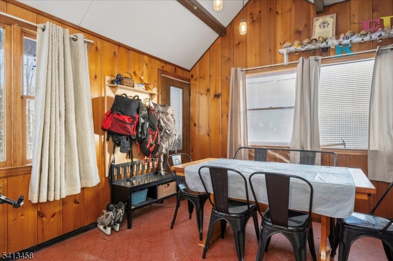407 Diggles Pl Property Photo 5