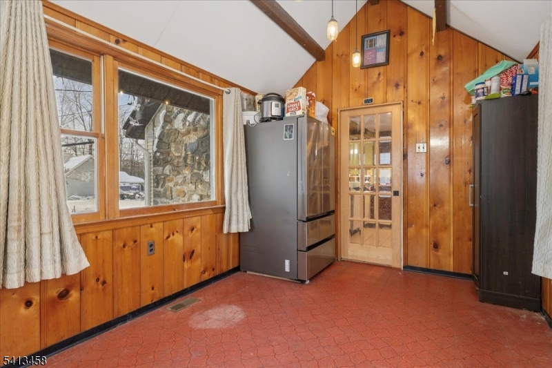 407 Diggles Pl Property Photo 8