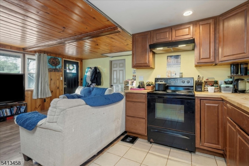 407 Diggles Pl Property Photo 11