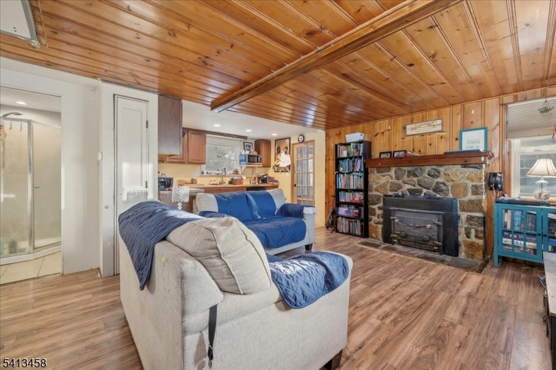407 Diggles Pl Property Photo 14