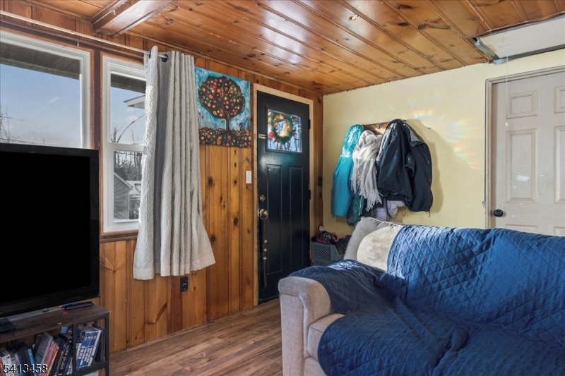 407 Diggles Pl Property Photo 15