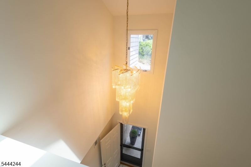 107 Rock Ledge Ter Property Photo 4