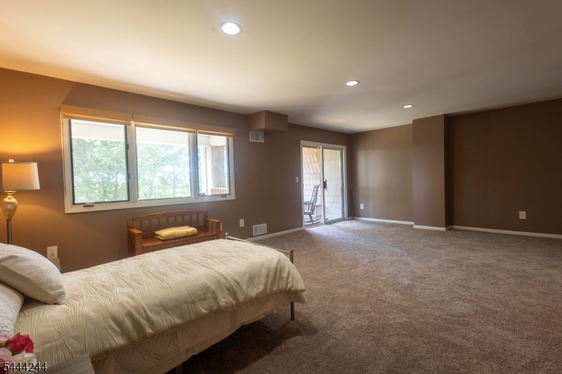 107 Rock Ledge Ter Property Photo 22