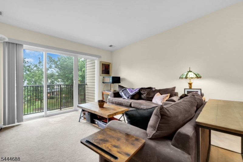 57 Fisher Dr Property Photo 3