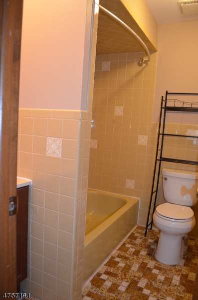 245 Orchard St Property Photo 10