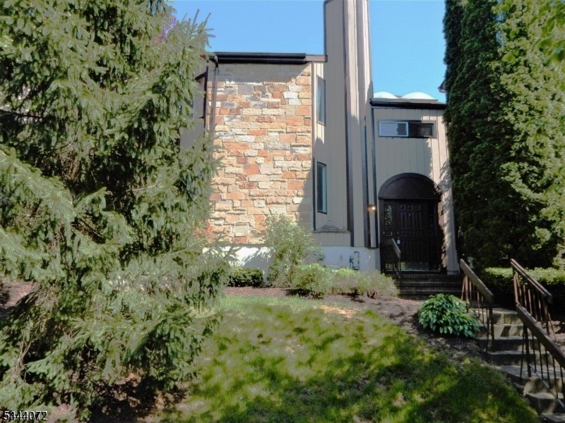 51 Edinborough Ct. Property Photo 2