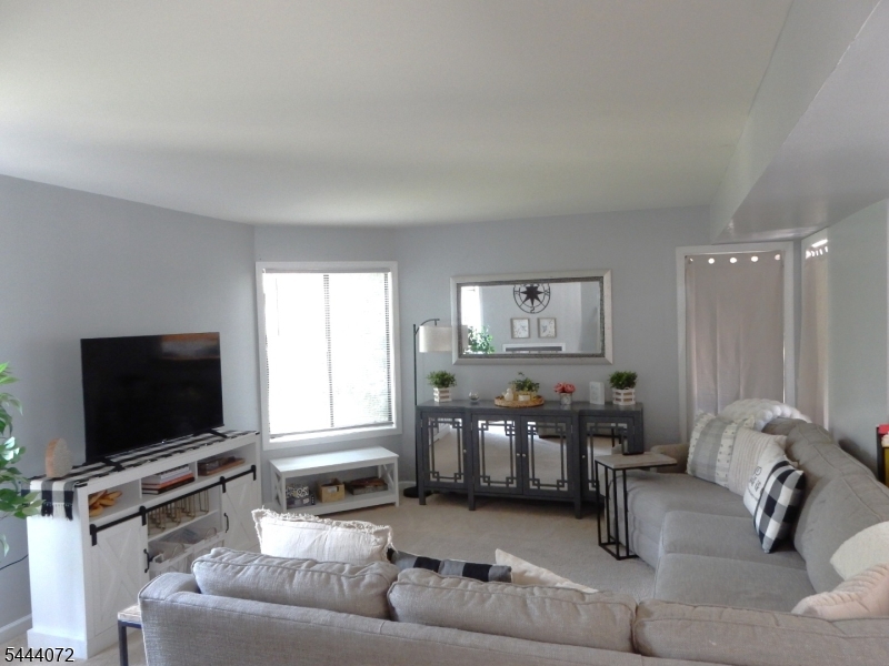 51 Edinborough Ct. Property Photo 3