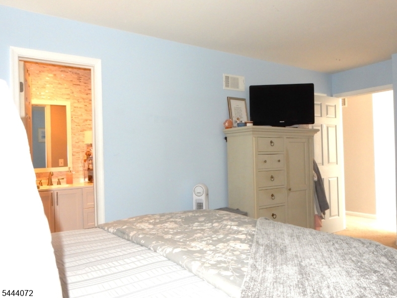 51 Edinborough Ct. Property Photo 11