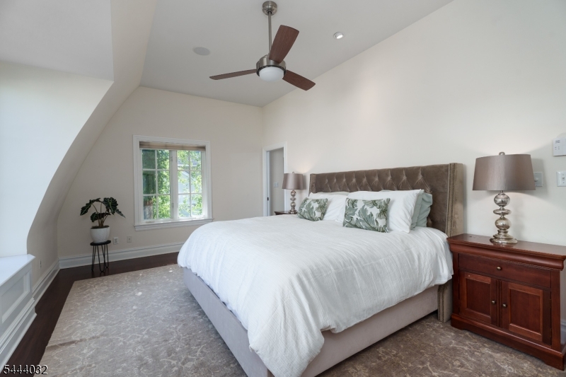 8 Flanders Valley Ct Property Photo 24