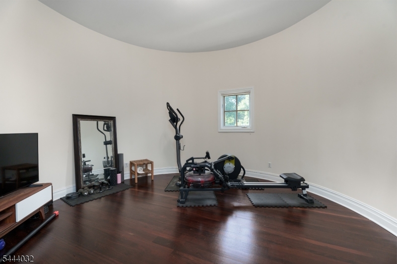 8 Flanders Valley Ct Property Photo 31
