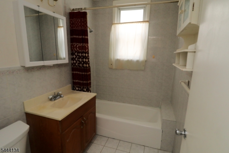 270 N 12th St Property Photo 6