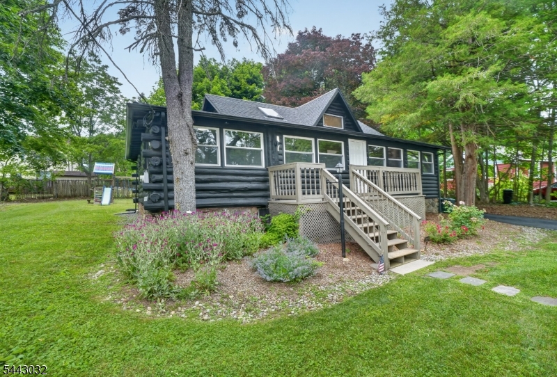 53 Lakeview Dr Property Photo 2