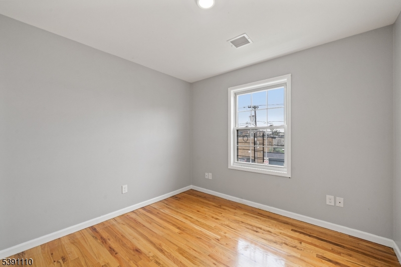 1161 67th St Property Photo 23