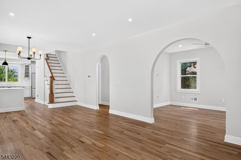 609 Harrison Ave Property Photo 11