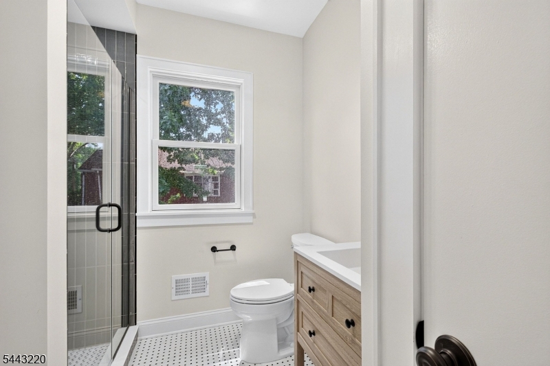 609 Harrison Ave Property Photo 16