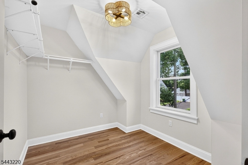 609 Harrison Ave Property Photo 22