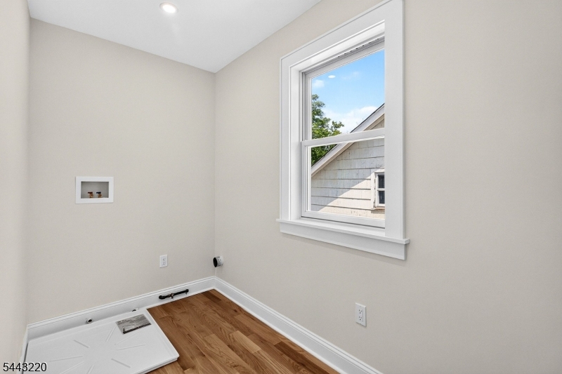 609 Harrison Ave Property Photo 30