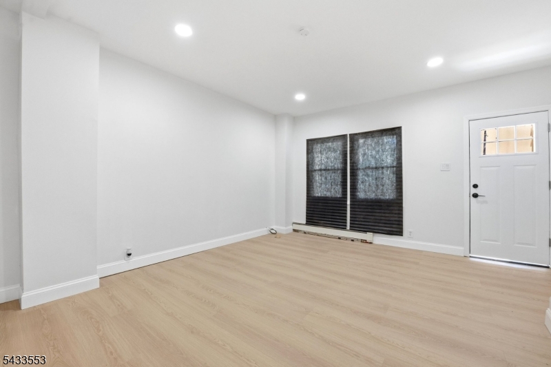 139 W 51st St Property Photo 2