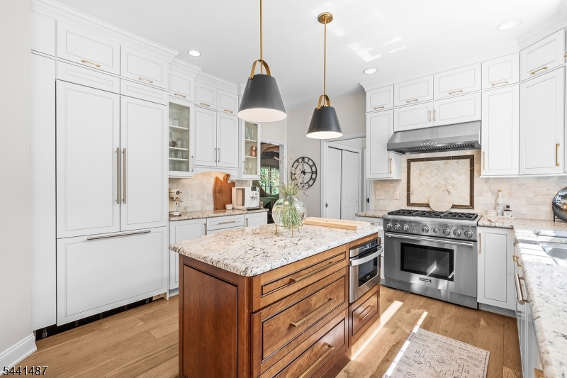 6 White Tail Ct Property Photo 8