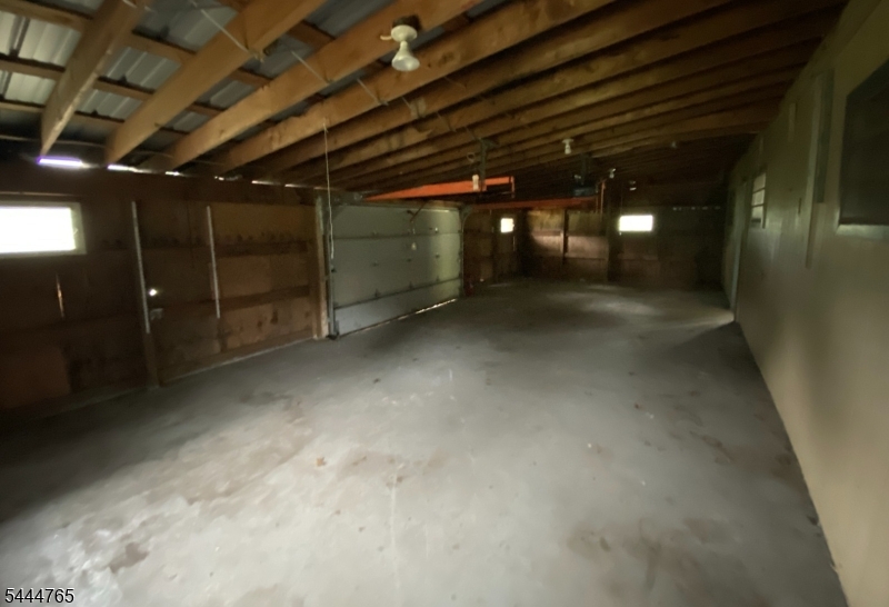 1258 Bear Tavern Rd Property Photo 2