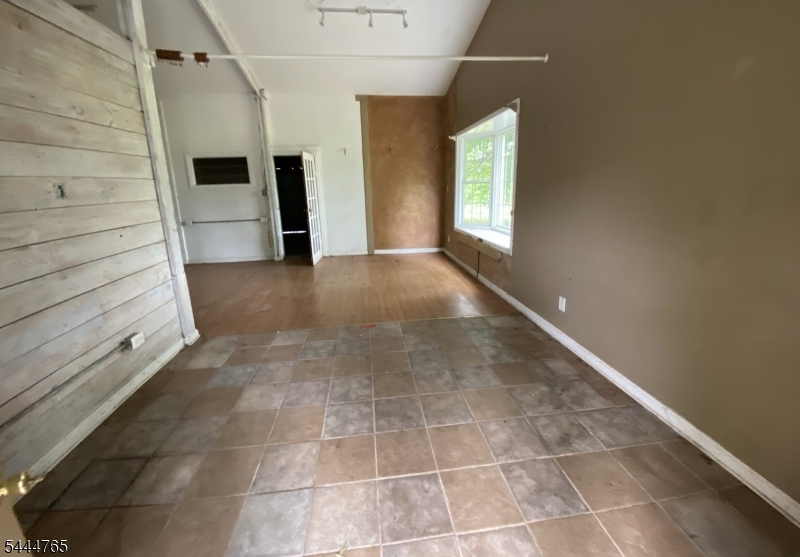 1258 Bear Tavern Rd Property Photo 4
