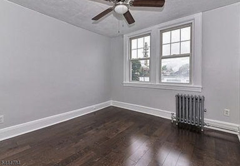 409 Bacheller Ave Property Photo 2