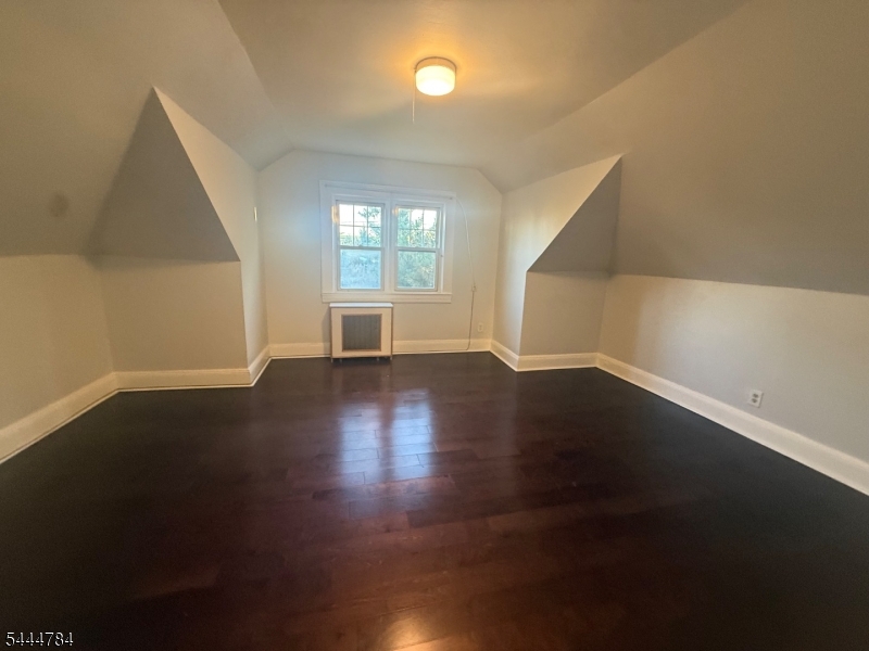 409 Bacheller Ave Property Photo 3