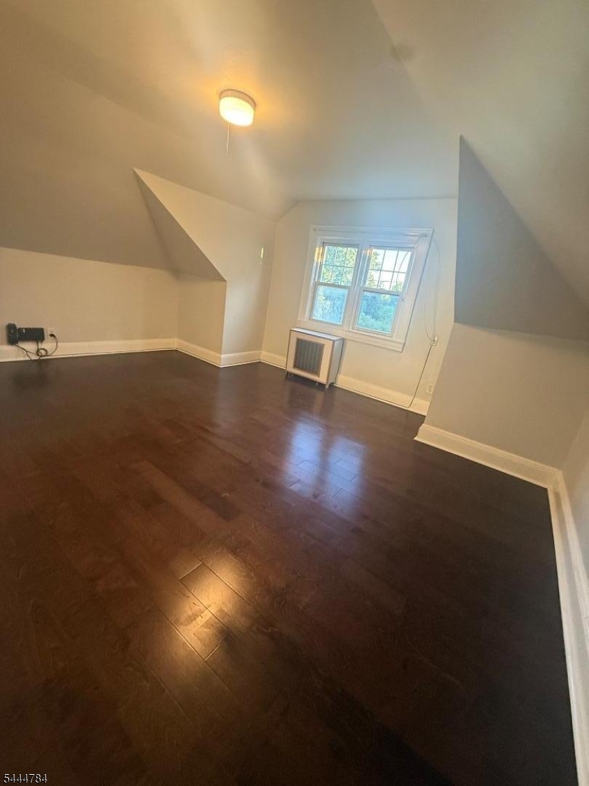409 Bacheller Ave Property Photo 4
